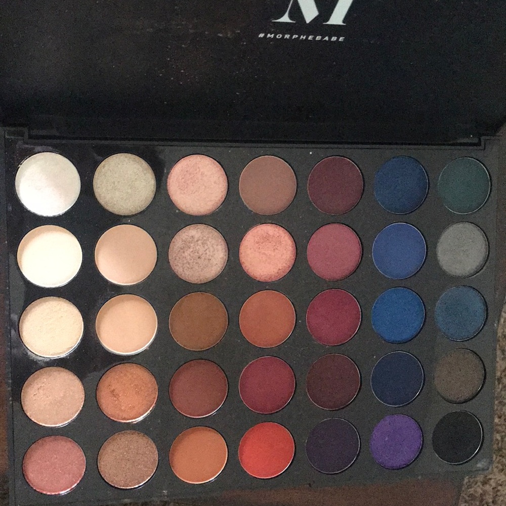 Morphe stunning vibes artistry palette